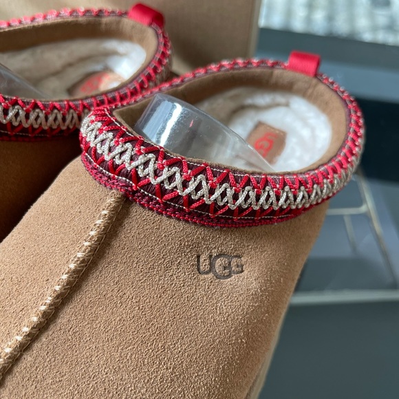 Brand New !!! UGG Tazz Slippers !!! - USA size 6 - Picture 11 of 11
